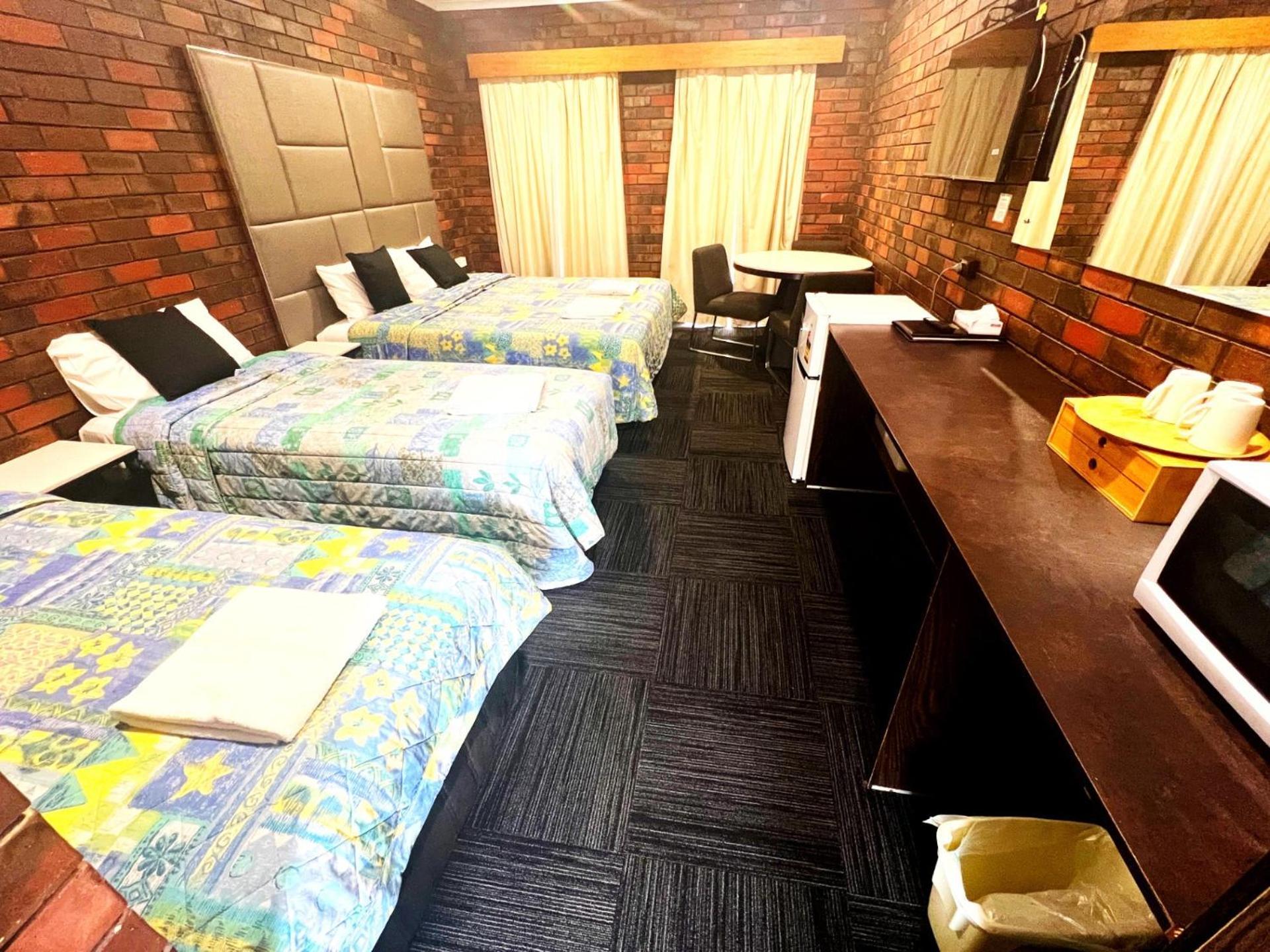 Two Rivers Motel Wentworth Екстер'єр фото