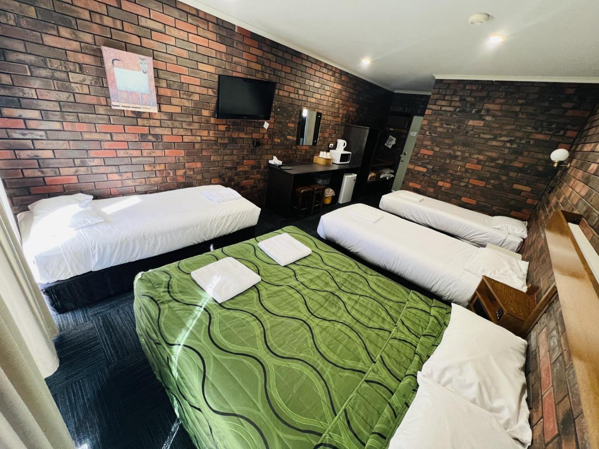 Two Rivers Motel Wentworth Екстер'єр фото