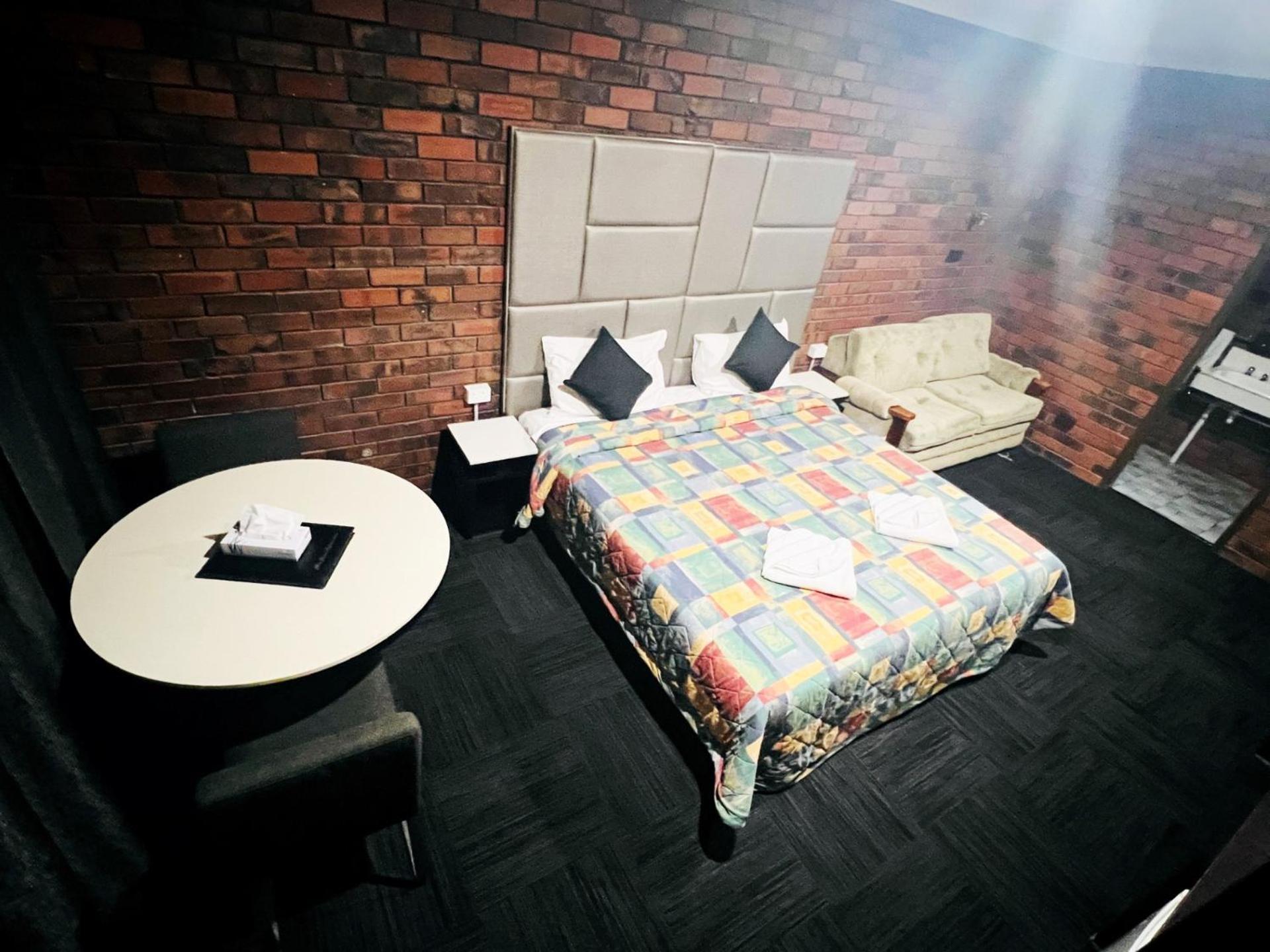 Two Rivers Motel Wentworth Екстер'єр фото